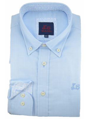 Camisa celeste clásica