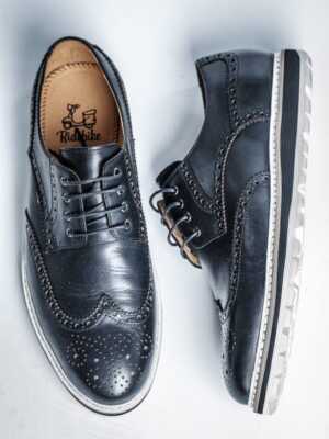 Zapatos de piel negro