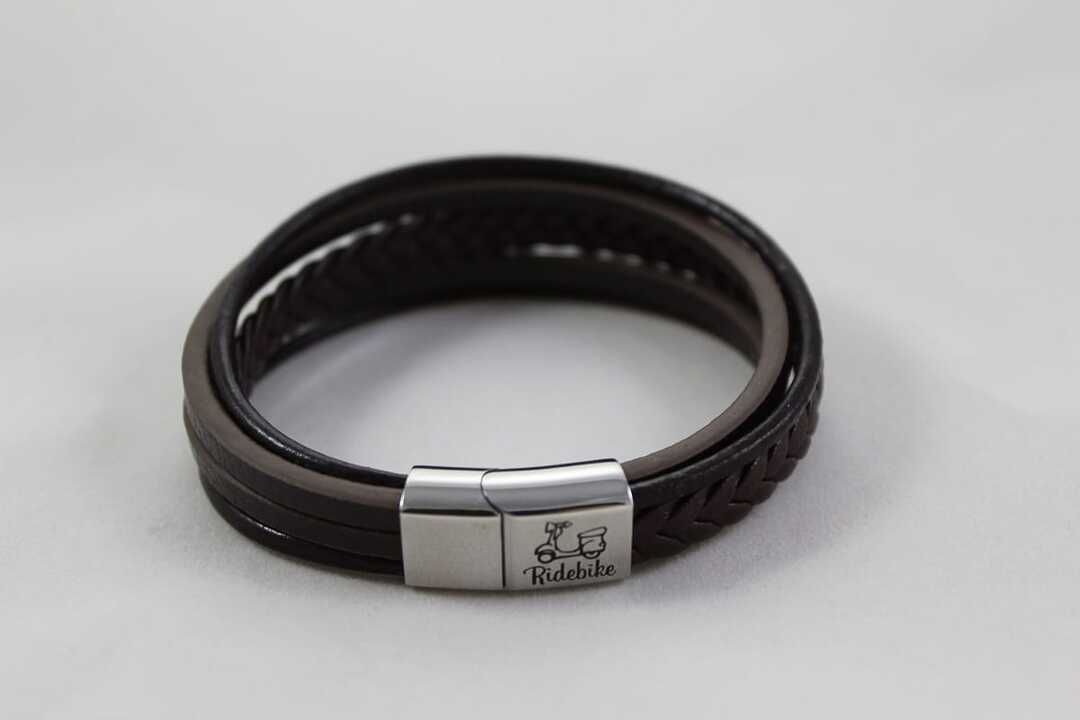 Pulsera trenzada con tiras 1 Pulsera trenzada con tiras