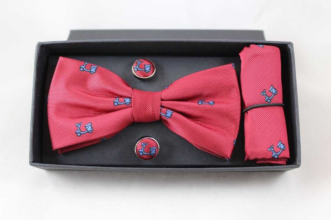 Conjunto rojo estampado logo vespa 1 Conjunto rojo estampado logo vespa